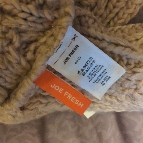 Joe Fresh NWT Beautiful Scarf New - Picture 6 of 11